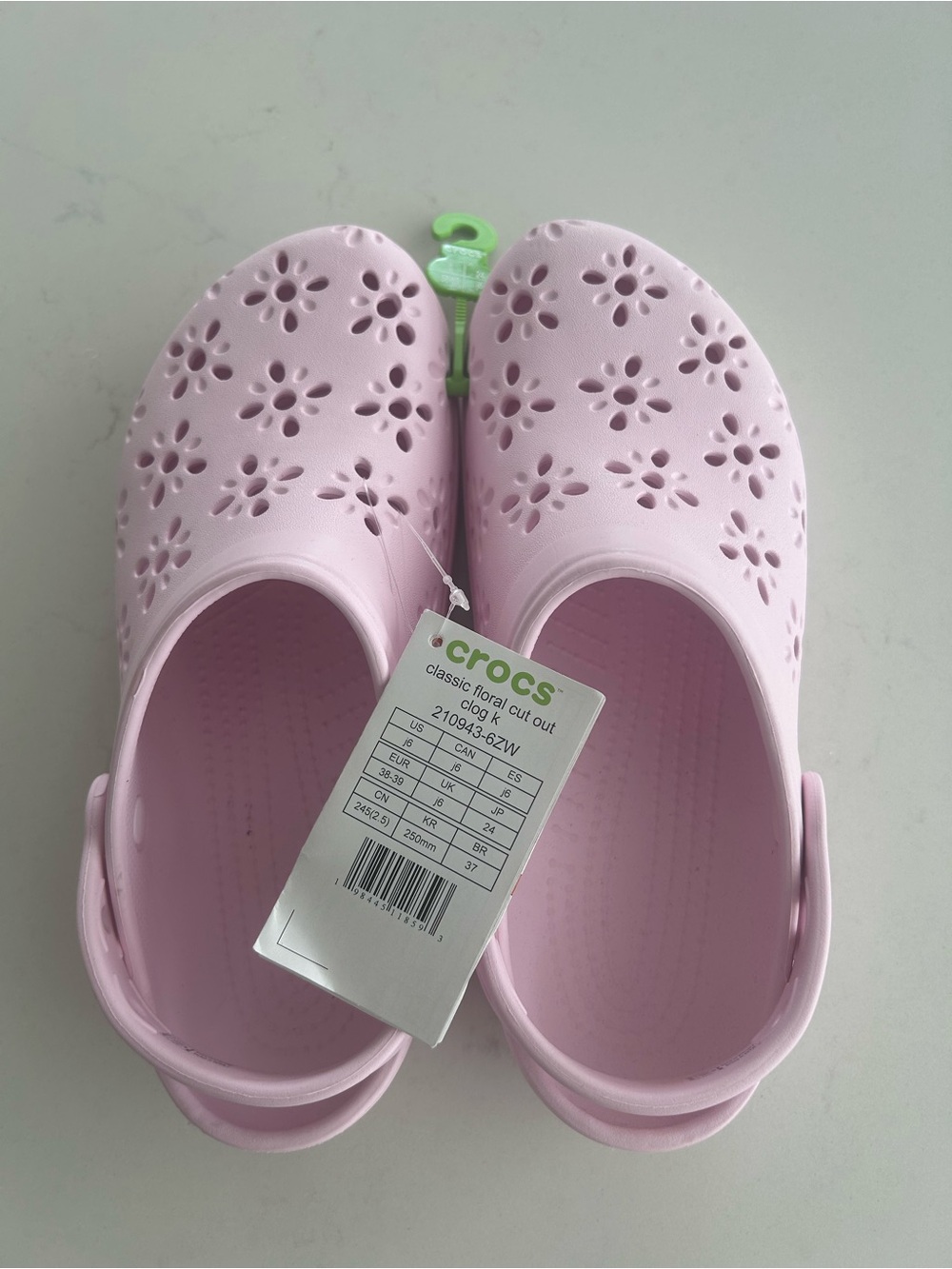 CROCS Women's Classic Floral Cutout Clog in Light Pink Size 6 NWT - Picture 7 of 11